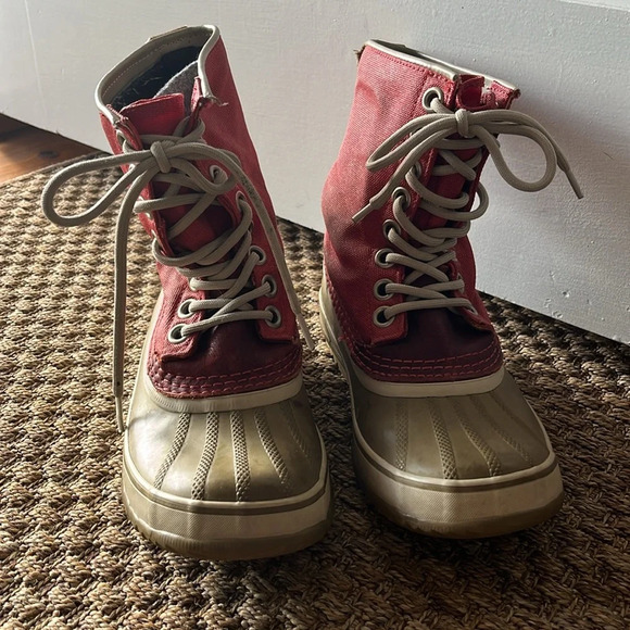 Sorel Women’s Women’s Red Boots Size 5 - Picture 4 of 11